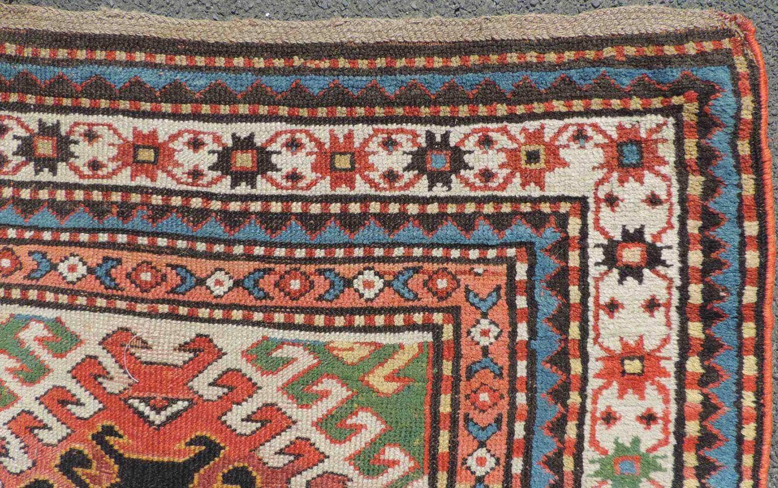 Bordjalou Kasak, Karabagh, Kaukasus. Antik, um 1870. 242 cm x 110 cm. Dorfteppich. Handgeknüpft. - Image 9 of 13