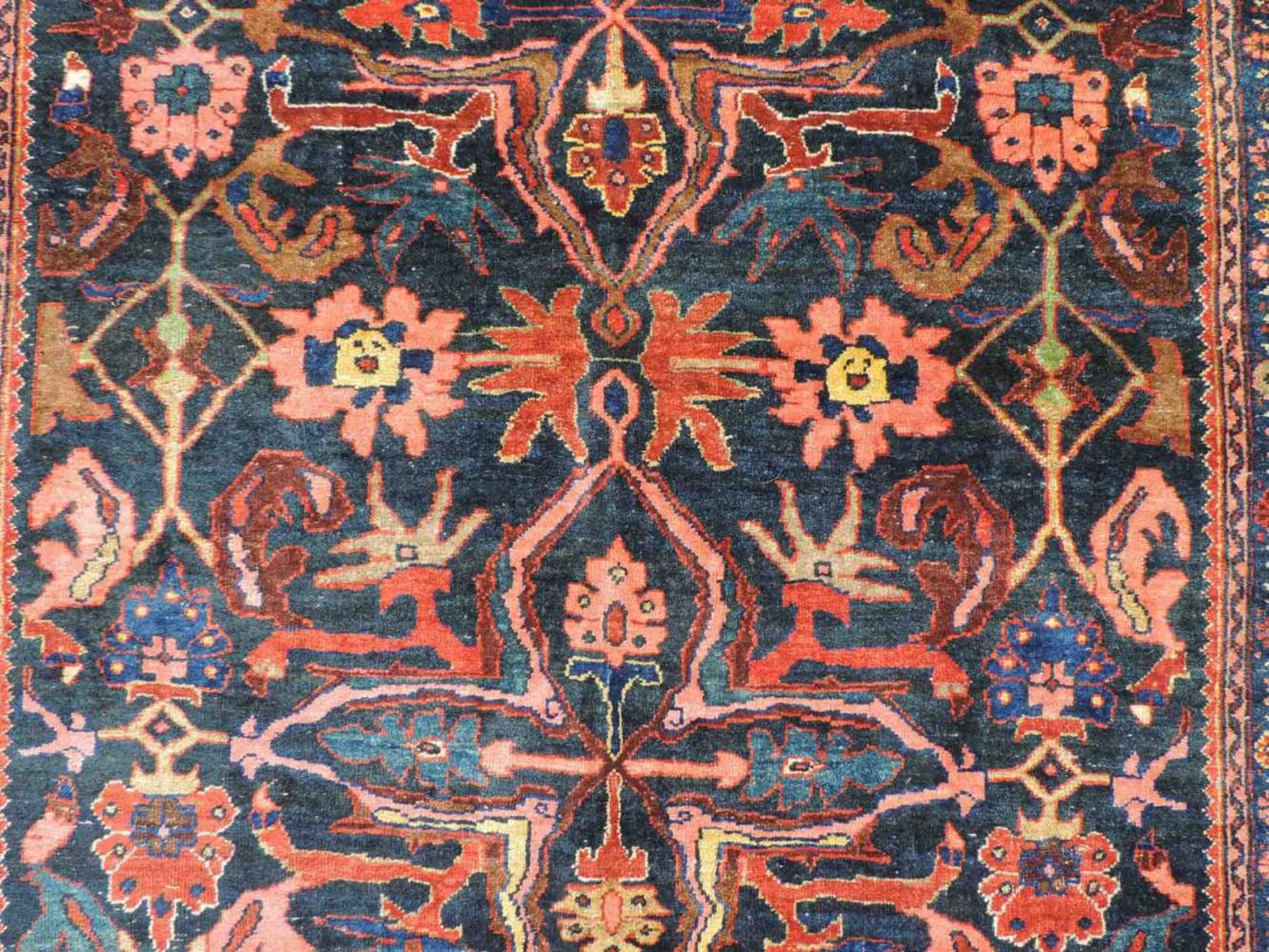 Bidjar Dorfteppich, Iran. Antik, um 1900. 214 cm x 160 cm. Handgeknüpft in Persien. Noch Wolle auf - Image 9 of 11