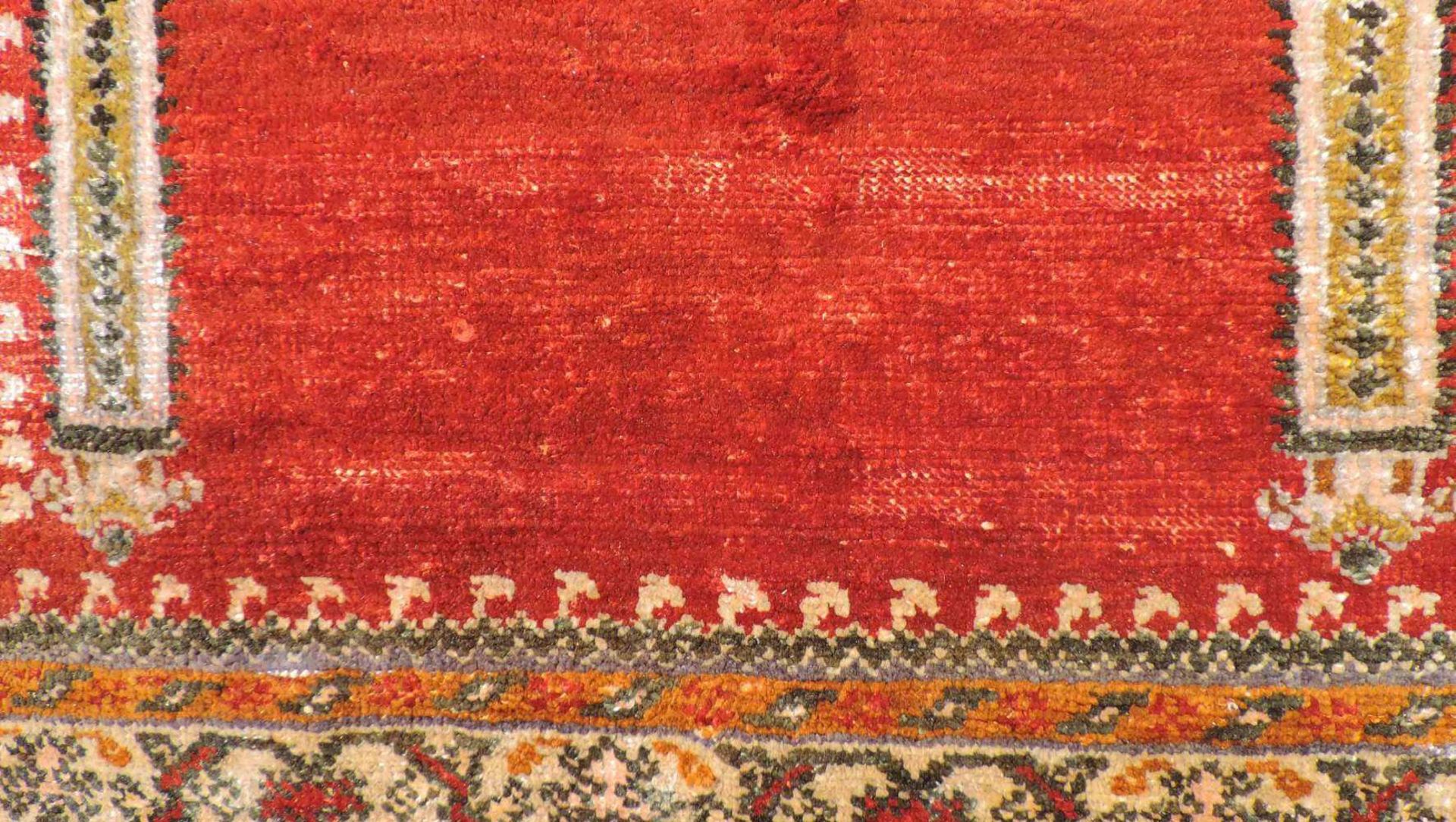 Kayseri, Seide. Zentralanatolien, Türkei. Gebetsteppich. Antik, 19. Jahrhundert. 168 cm x 116 cm. - Image 2 of 12