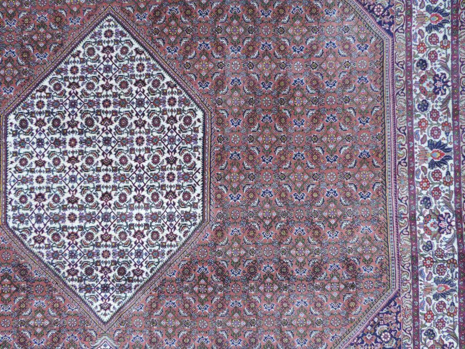 Bidjar. Teppich, Iran. Fein. 343 cm x 251 cm. Handgeknüpft in Persien. Korkwolle auf Baumwolle. - Image 14 of 14
