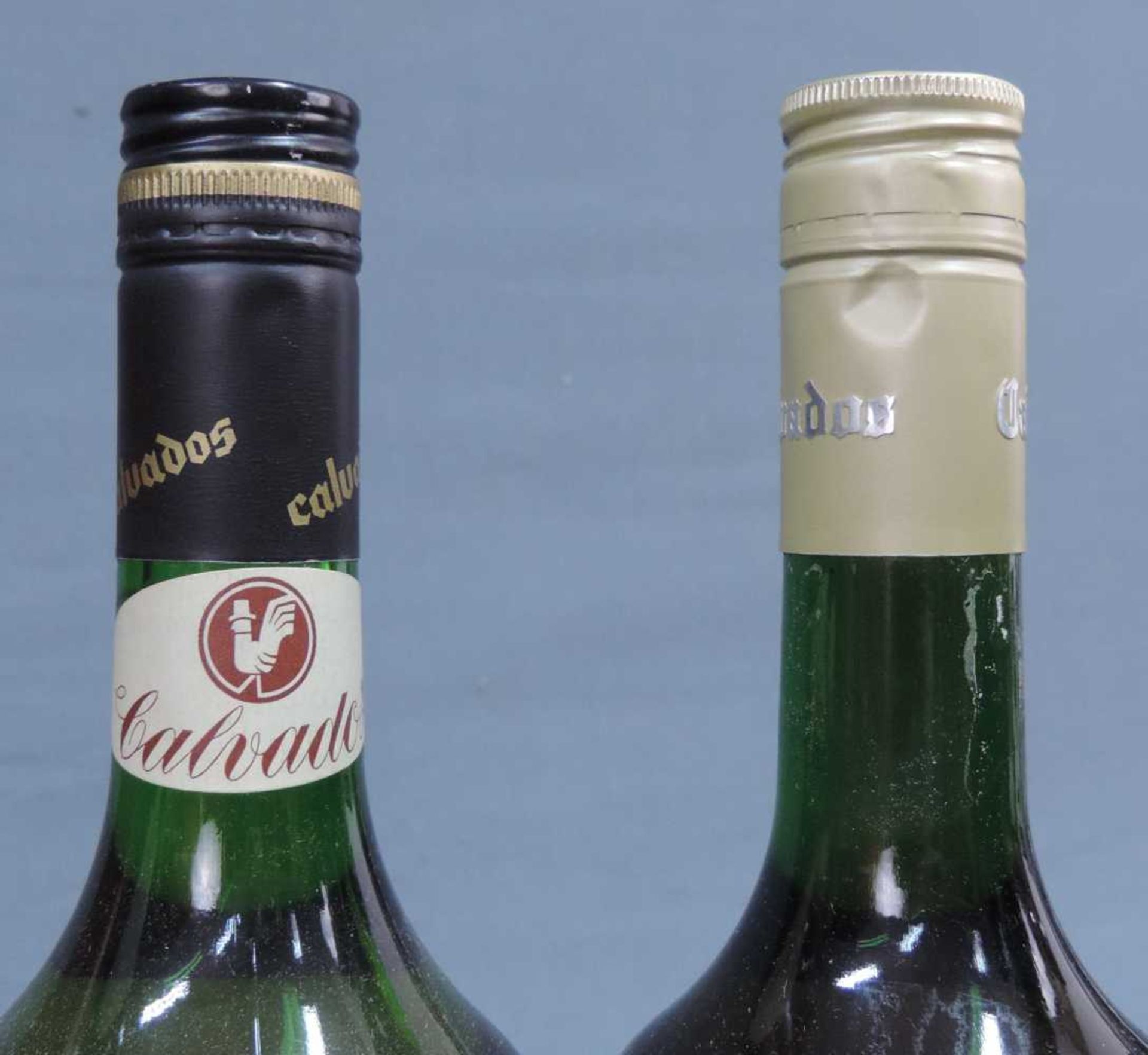 13 ganze Flaschen Calvados. Teils in original Kartons. 13 whole bottles Calvados. France. Some - Image 3 of 14