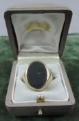 Herren - Siegelring, 14 Karat Gelbgold. Gesamtgewicht 13 Gramm. Men's - Signet Ring 14 carat