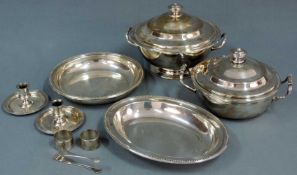 11 versilberte Teile von Christofle Paris. Bis 31 cm Durchmesser. 11 silver plated items by