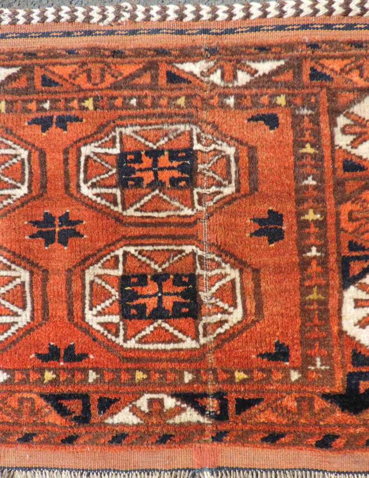 Ersari Behang, Turkmenistan. Antik, 19. Jahrhundert. 50 cm x 144 cm. Stammesteppich. Handgeknüpft. - Bild 4 aus 5