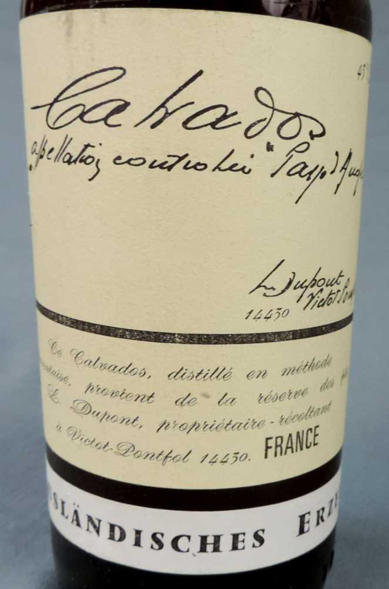 6 Flaschen Calvados. Auch Extra Vieux Montgommery. Unterschiedliche Domains. 70cl. - Image 19 of 19