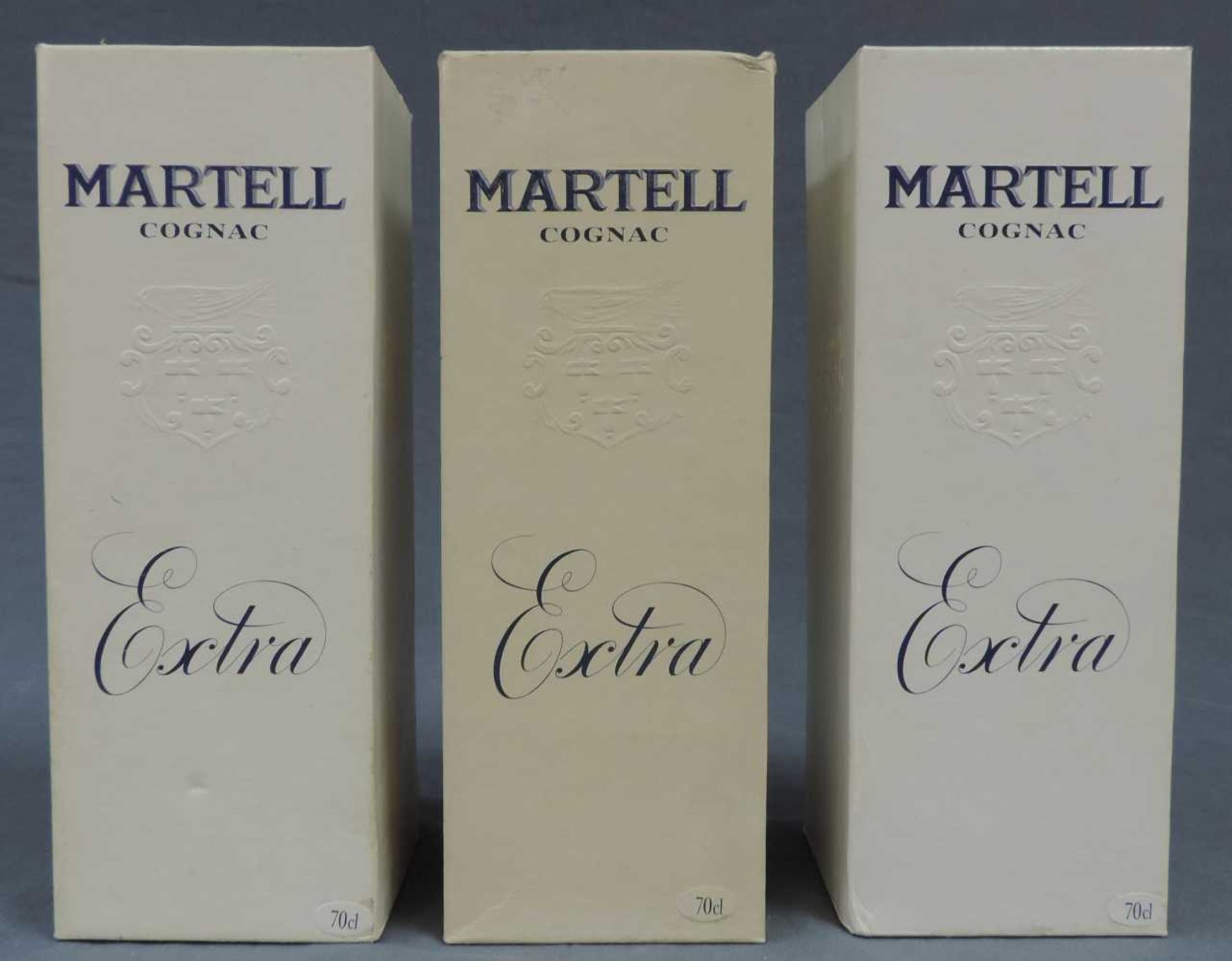 3 Flaschen MARTELL EXTRA COGNAC . In original Karton. 70cl. 43%. 3 bottles MARTELL EXTRA COGNAC. - Bild 6 aus 13