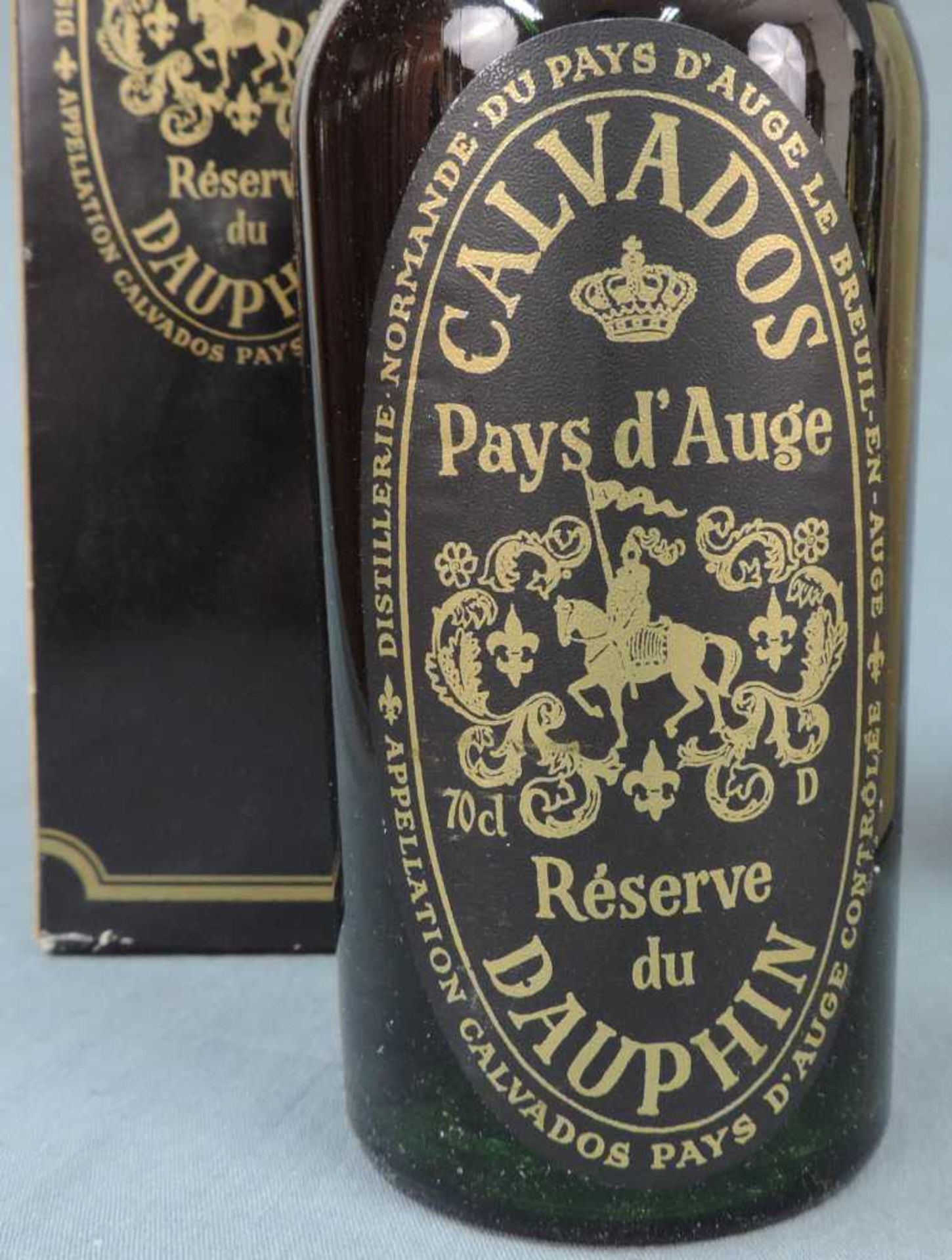 4 Flaschen Armagnac, 2 Flaschen Calvados. Unterschiedliche Domaines. Ganze Flaschen. Die Flasche - Bild 4 aus 15