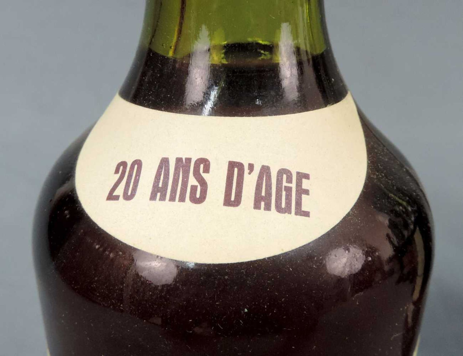 6 Flaschen Calvados. Auch Extra Vieux Montgommery. Unterschiedliche Domains. 70cl. - Image 17 of 19