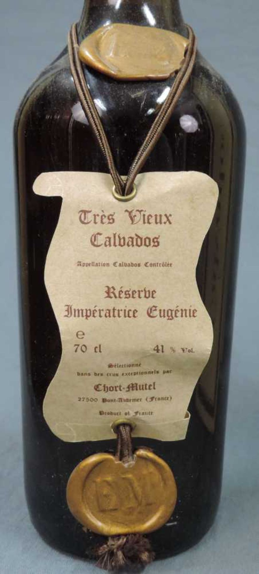 8 ganze Flaschen Vieux Calvados. Unterschiedliche Volumenprozent und Domaines. Auch alte Brände. 8 - Image 16 of 17