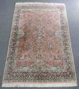 Teppich, Kaschmirseide. 186 cm x 130 cm. Orientteppich, handgeknüpft. Carpet, cashmere silk. 186
