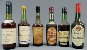 6 Flaschen Calvados. Auch Extra Vieux Montgommery. Unterschiedliche Domains. 70cl.