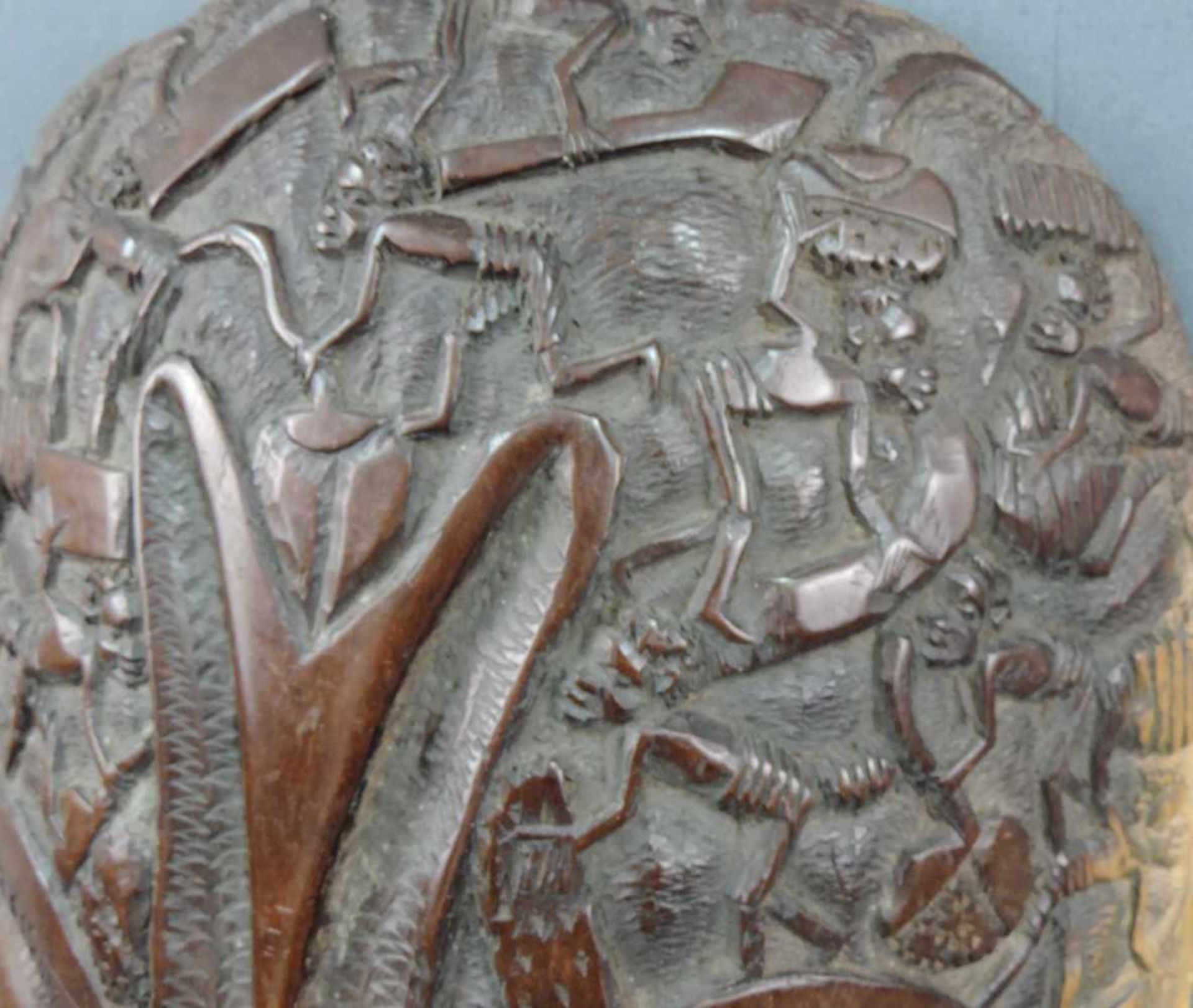 Große Maske, wohl Babanki, Kamerun 1. Hälfte 20. Jahrhundert. 58 cm x 35 cm x 16 cm. Hartholz. Die - Bild 3 aus 6