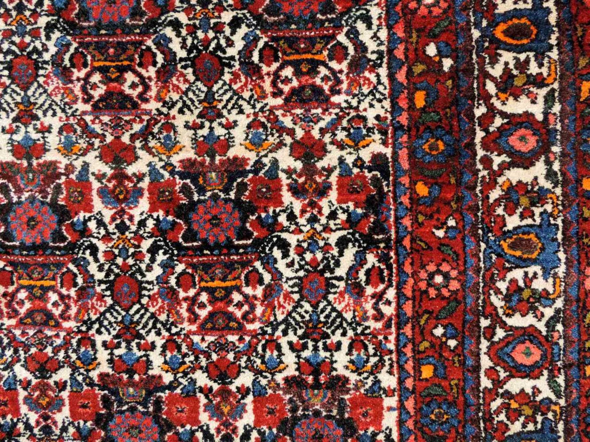 Bachtiar Teppich, Mustafi Muster. Iran, alt, um 1930. 212 cm x 155,5 cm. Handgeknüpft. Wolle auf - Bild 3 aus 15