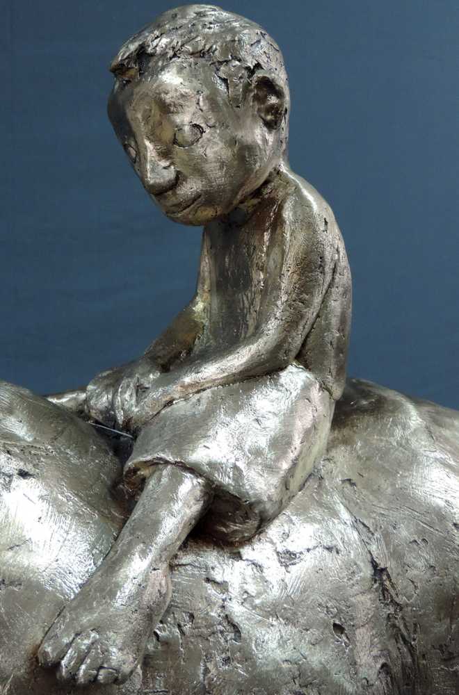 Monogrammist "TS". Bronze. Junge auf einem Esel. Circa 61 cm hoch. Monogrammist "TS". Bronze. Boy on - Image 6 of 9