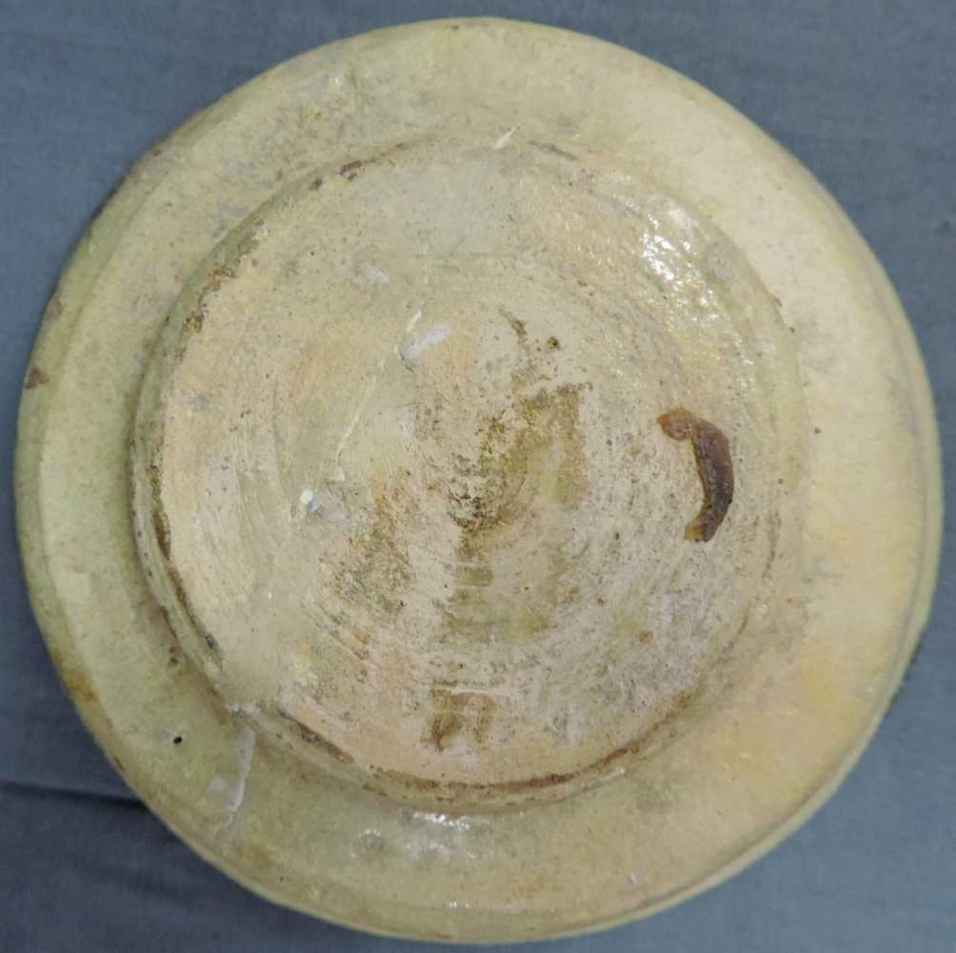 Koppchen. Wohl Persien, Khorasan antik. 13. - 14. Jahrhundert? 7 cm hoch, 14,5 cm Durchmesser. - Bild 3 aus 5