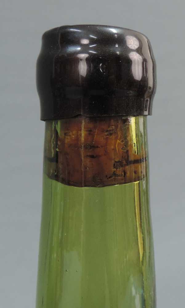 6 ganze Flaschen alter Calvados. Unterschiedliche Volumenprozent und Domaines. 6 whole bottels of - Image 10 of 20