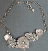 Kurze Halskette, Chanel . Modeschmuck. Punze. Short necklace, Chanel. Fashion jewelry. Hallmark.