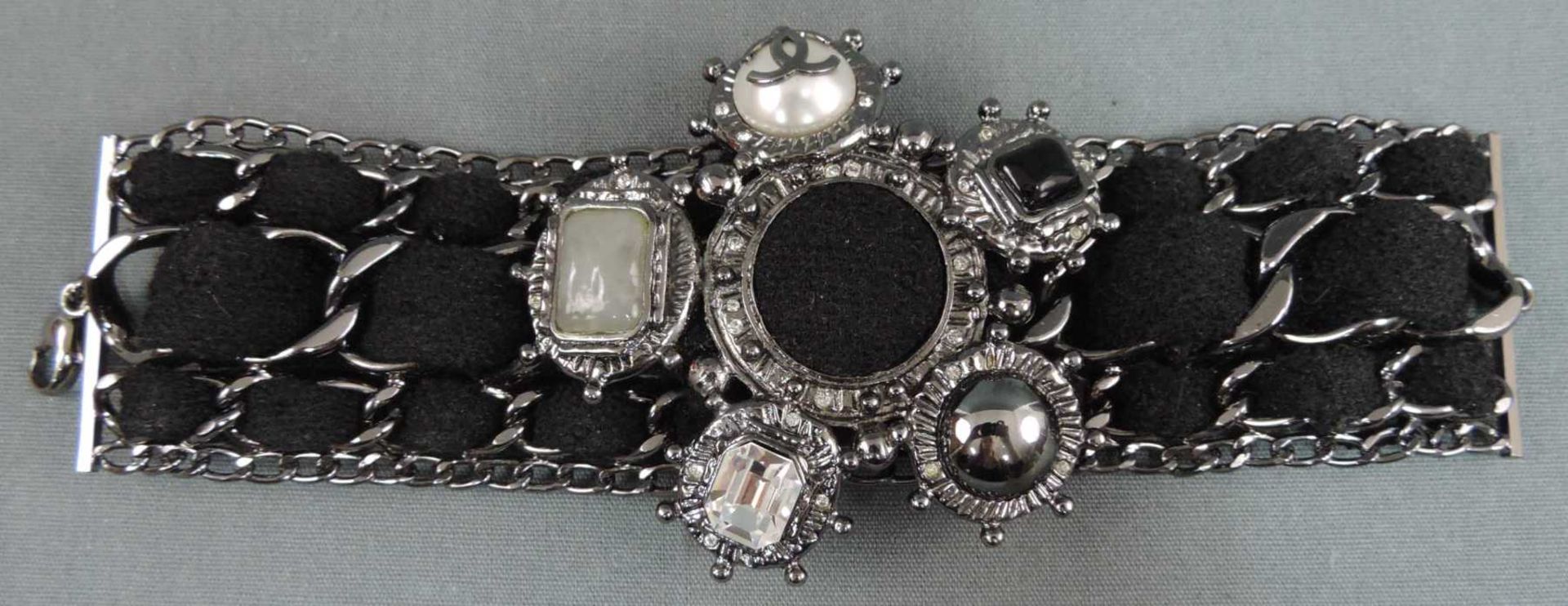 Chanel Armkette. Modeschmuck. 198 mm lang. Chanel bracelet. Fashion jewelry. 198 mm long.