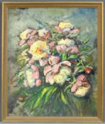 UNDEUTLICH SIGNIERT (XX). Stillleben mit Blumen. 58 cm x 47,5 cm. Gemälde, Öl auf Platte.