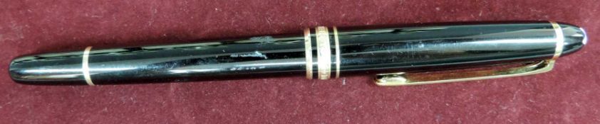 "Montblanc - Meisterstück", Kolbenfüller. Feder 4810, 14K Montblanc 585 (Gold). 13,5 cm lang. "