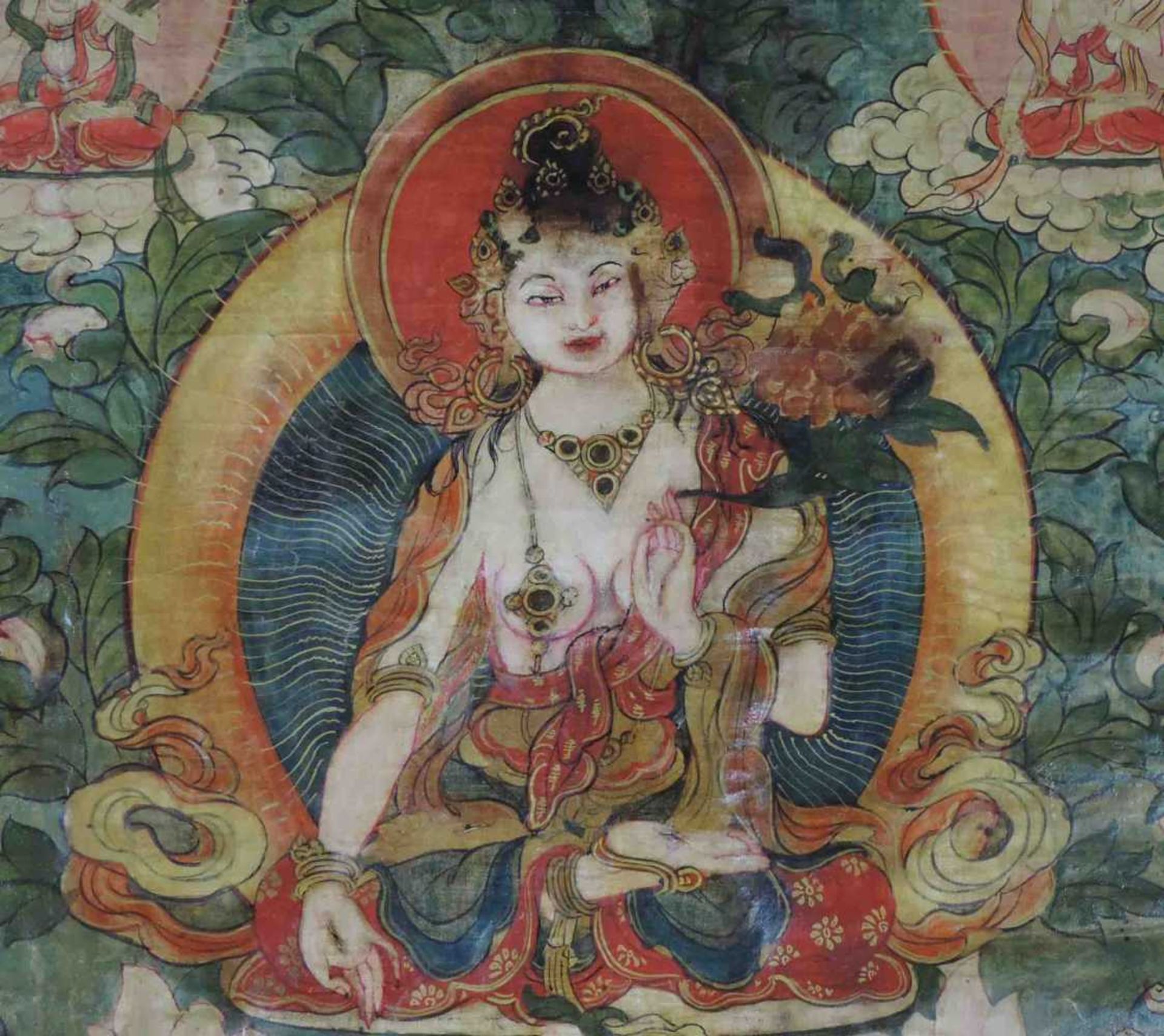 Thangka. Wohl Darstellung der weißen Tara mit der typischen Mudra. 71 cm x 52 cm gesamt. Auf - Bild 2 aus 5