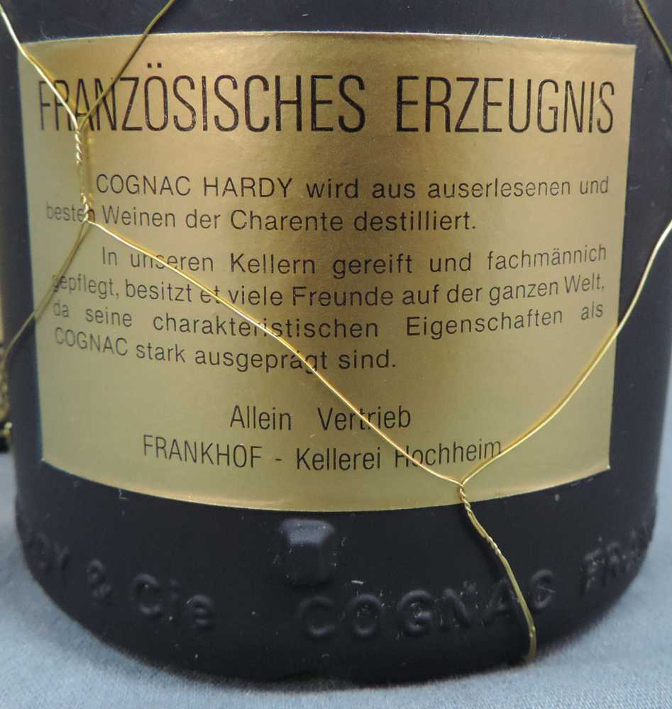 Noces D´Or A. Hardy Cognac. 40% 70cl. In original Karton. Noces D´Or A. Hardy Cognac. 40% 70cl. - Image 6 of 6