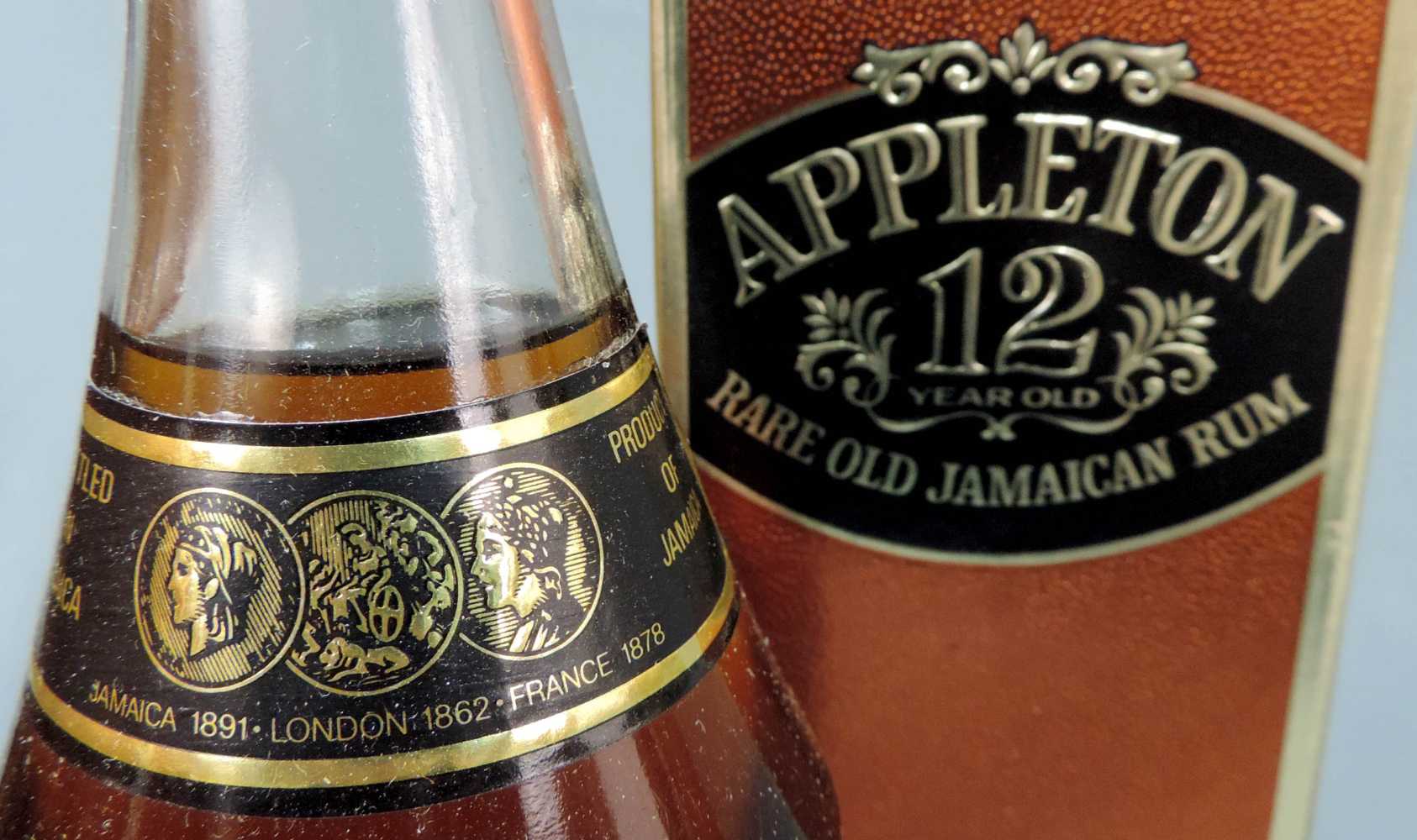 1 Appleton Jamaican Rum 12 years old, 2 Roner Apfel, 1 Korn. Insgesamt 4 ganze Flaschen. - Image 7 of 9