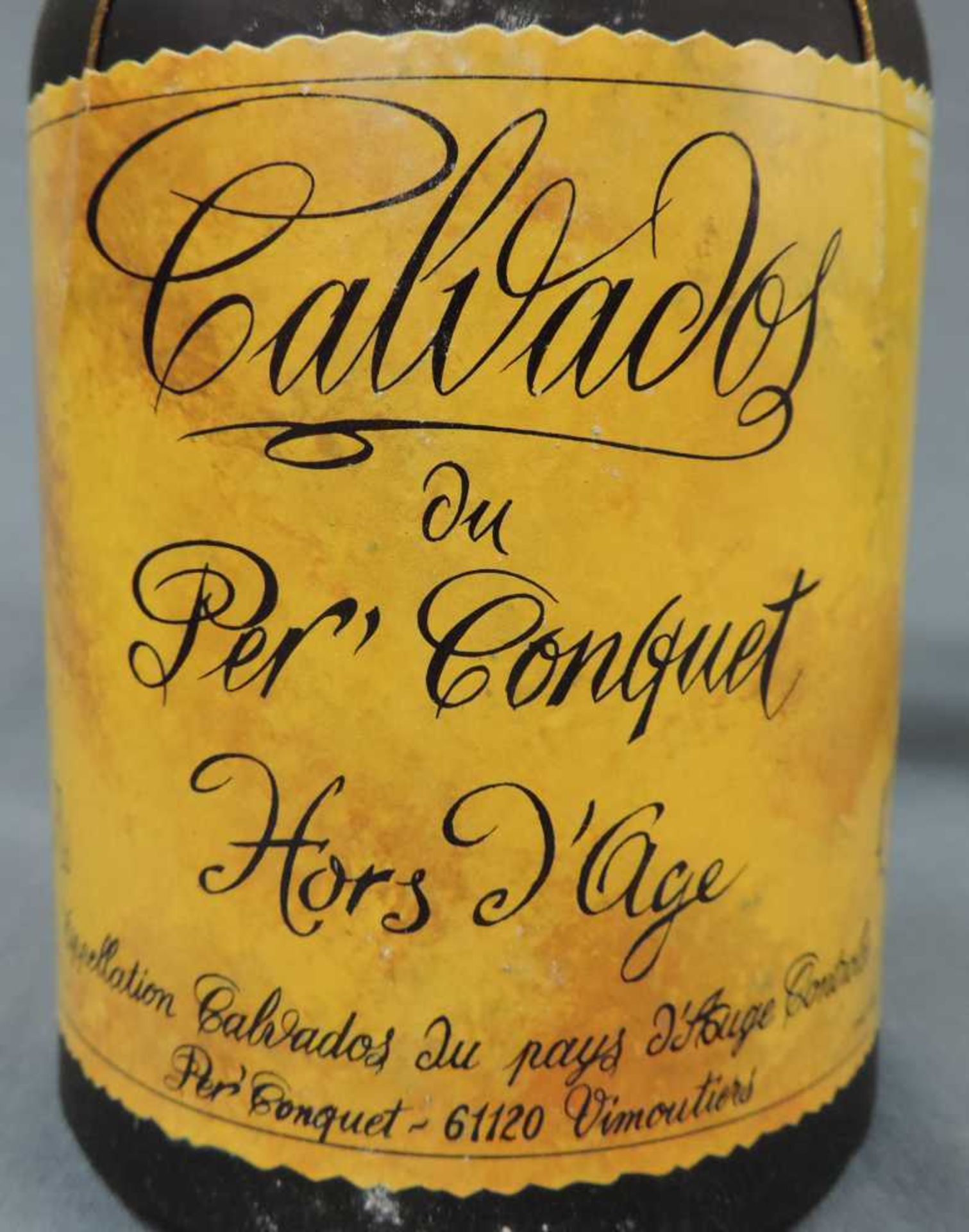 5 ganze Flaschen Calvados. Teils Hors d'Age, teils mit Karton. Dazu eine Flasche Calvados - Image 18 of 19
