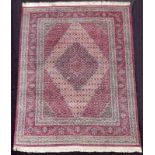 Täbriz Mahi Teppich. Iran. Fein. 345 cm x 251 cm. Handgeknüpft in Persien. Wolle auf Baumwolle.