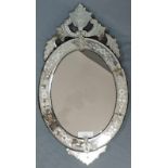 Venezianischer Spiegel. Wohl 19. Jahrhundert. 104 cm x 65 cm. Venetian Mirror. Proably 19th century.