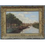 Joseph Gerardus van JOLE (1877 - 1919). Kanal mit Booten vor einer Stadt. 40 cm x 60 cm. Gemälde. Öl
