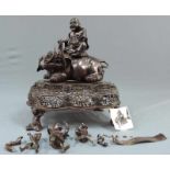 Bronze. Figurenkombination. Buddha auf einem Elefanten. Japan. Alt, wohl 19. Jahrhundert.