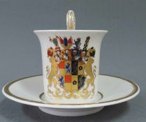 Wappen - Tasse mit Untertasse. 19. Jahrhundert. Graf Solms - Bayreuth. Widmung und Datierung von