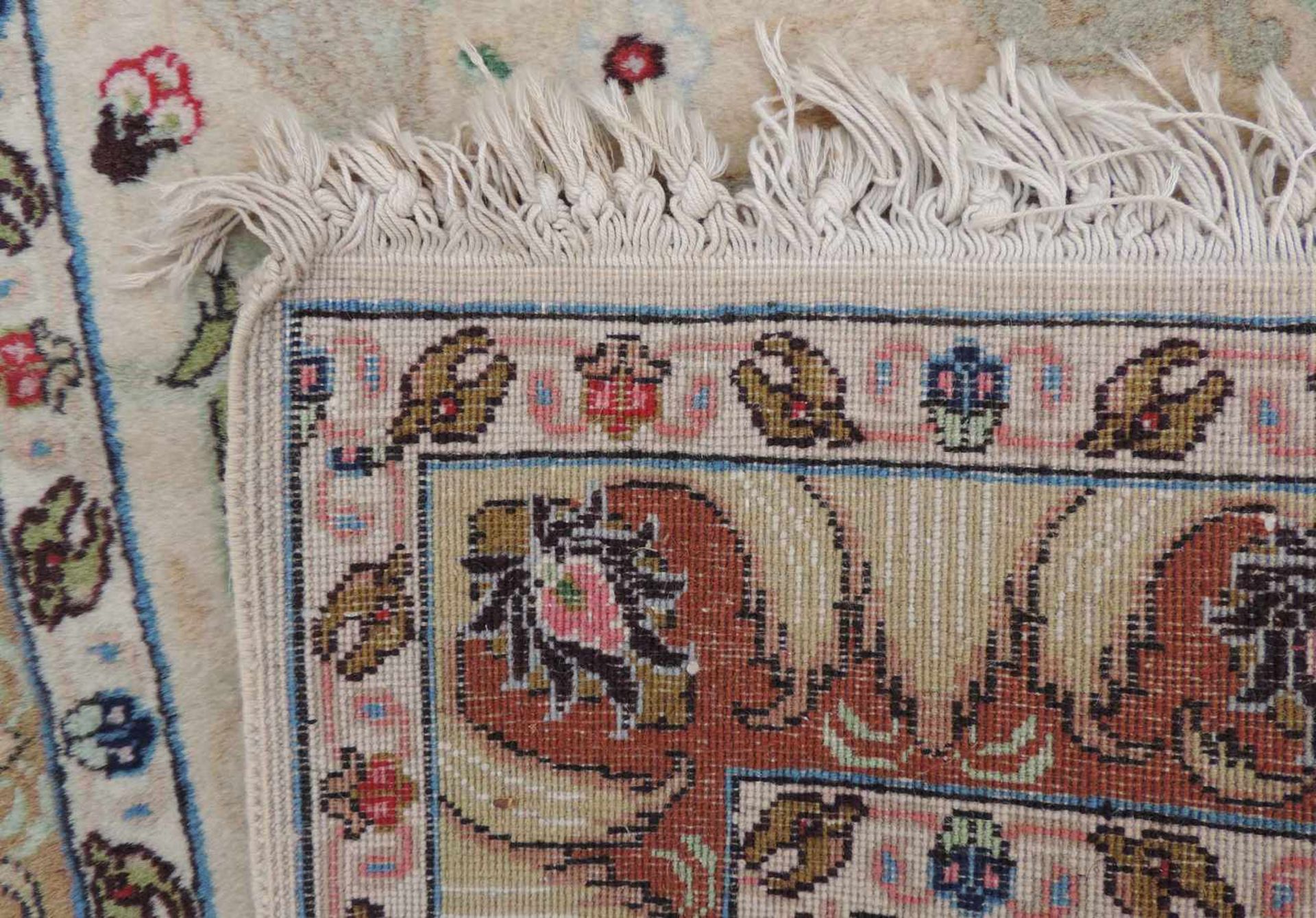 Täbris Bildteppich. Iran. Alt, um 1930. 68 cm x 93 cm. Handgeknüpft. Wolle auf Baumwolle. Tabriz - Bild 2 aus 3