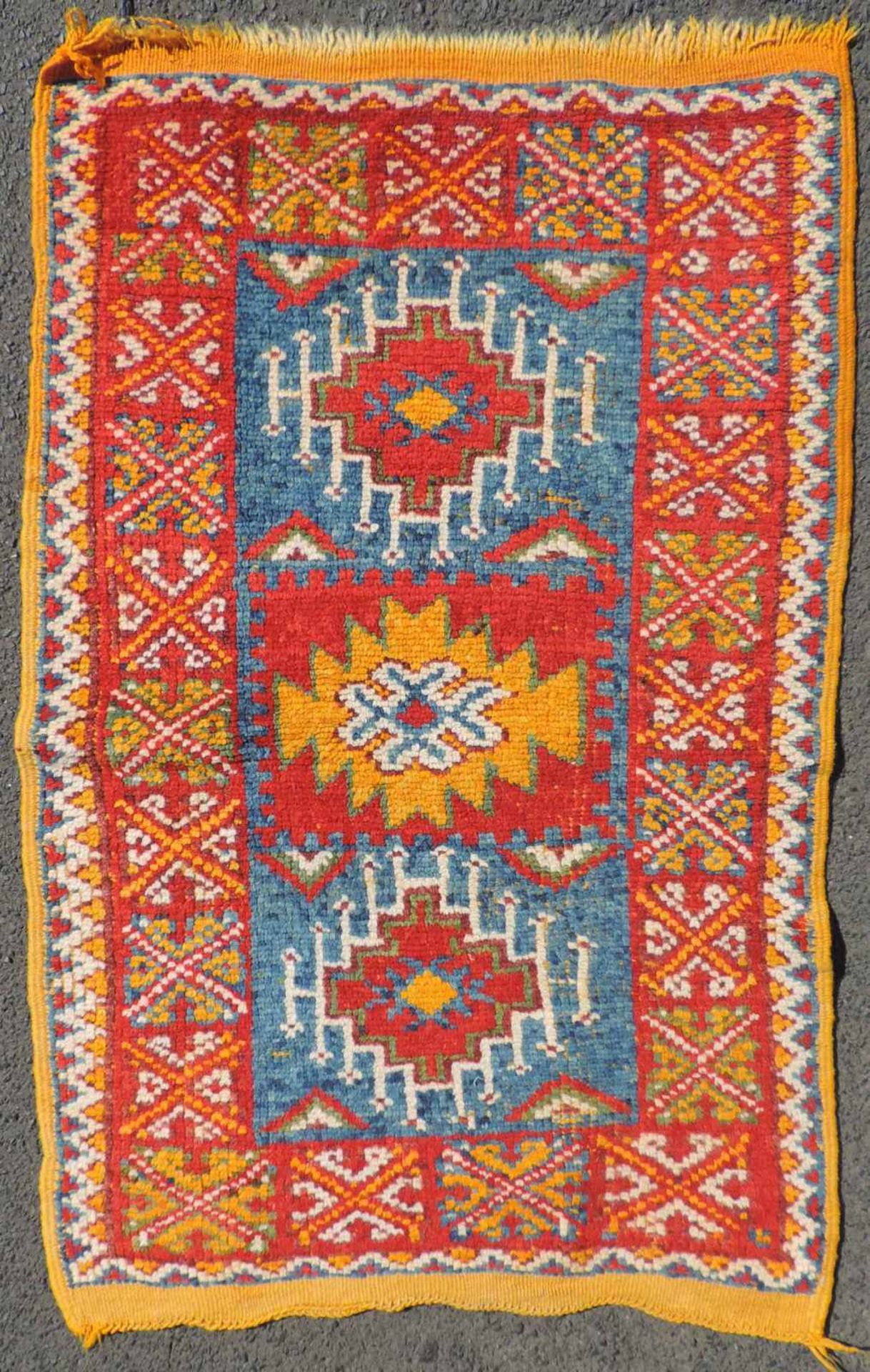 Atlas Morocco, Yastik, Stammesteppich. Alt. 95 cm x 63 cm. Handgeknüpft. Wolle auf Wolle. Atlas