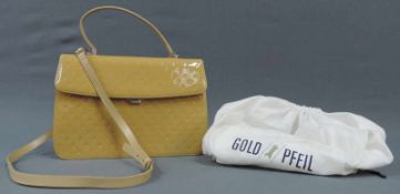 Goldpfeil Handtasche mit Staubeutel. 31 cm. Wohl neu und unbenutzt. Goldpfeil hand bg. 31 cm.