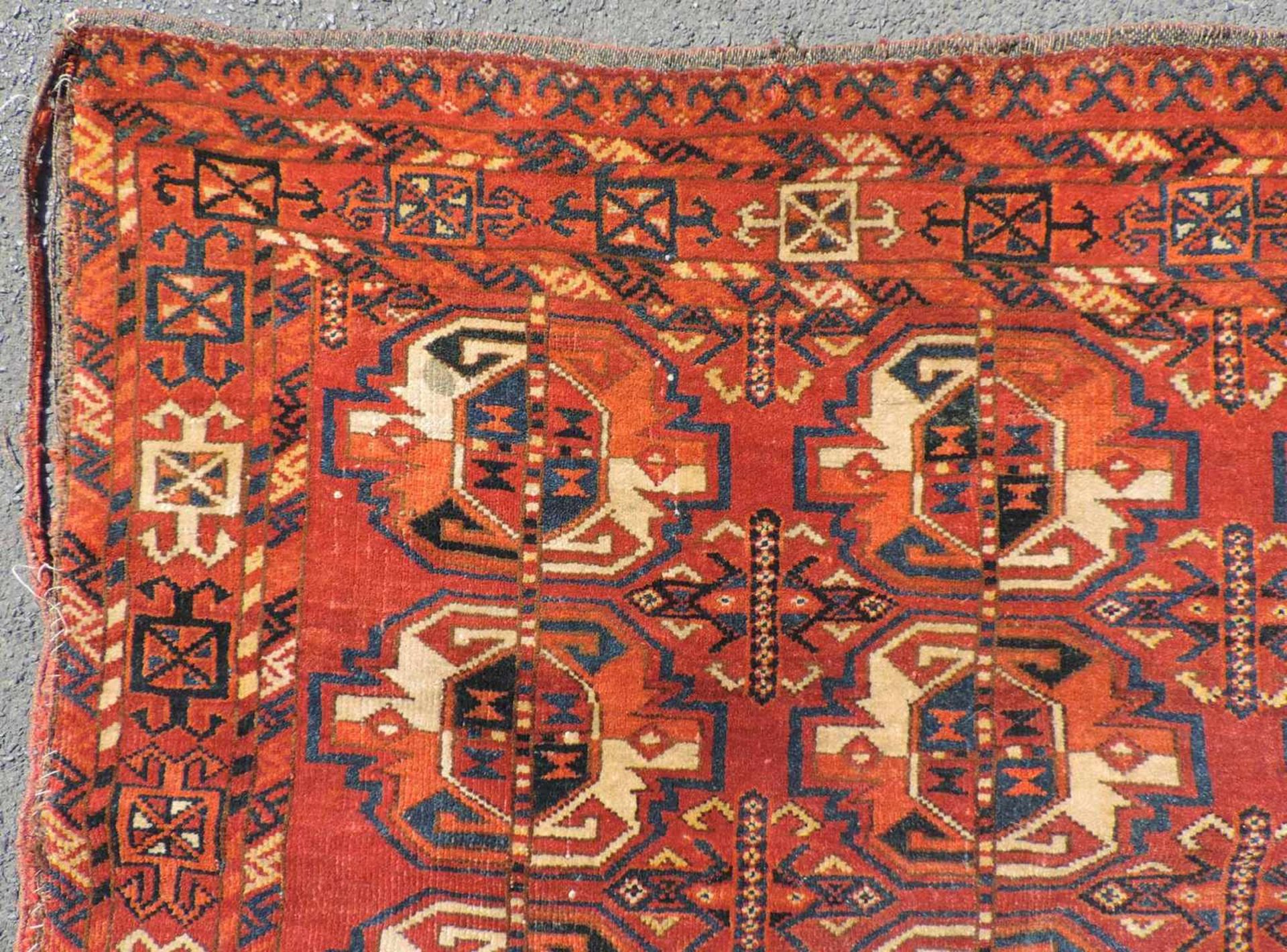 Ersari Behang Stammesteppich. Turkmenistan. Antik, Mitte 19. Jahrhundert. 102 cm x 125 cm. - Bild 5 aus 8