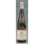 1953 Hattenheimer Hassel Auslese. Schloss Reinhartshausen Cabinet. Eine ganze Flasche 0,7 Liter.