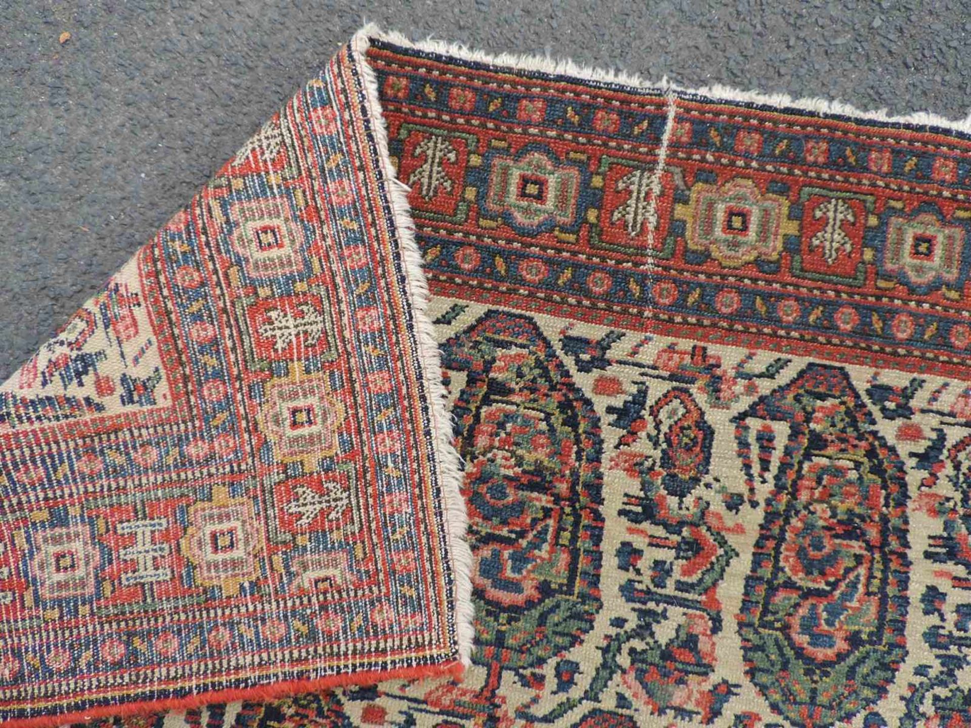 Senneh Dorfteppich. Iran. Antik. Um 1900. 196 cm x 136 cm. Handgeknüpft. Wolle auf Baumwolle. Senneh - Bild 4 aus 5