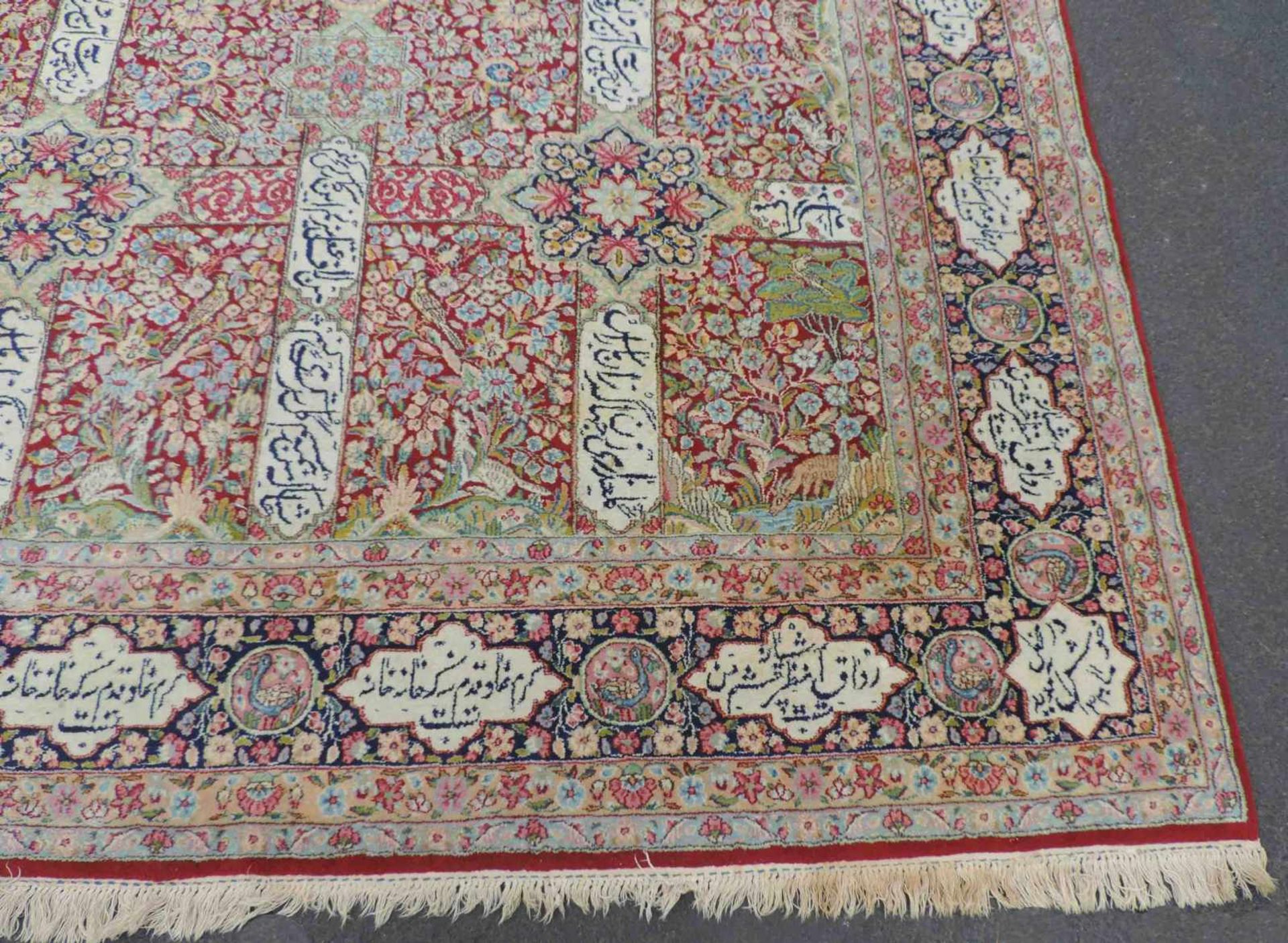 Kirman Garten - Teppich. Iran. Feine Knüpfung. Datiert 1390 (1972). 342 cm x 248 cm. Handgeknüpft. - Bild 3 aus 8