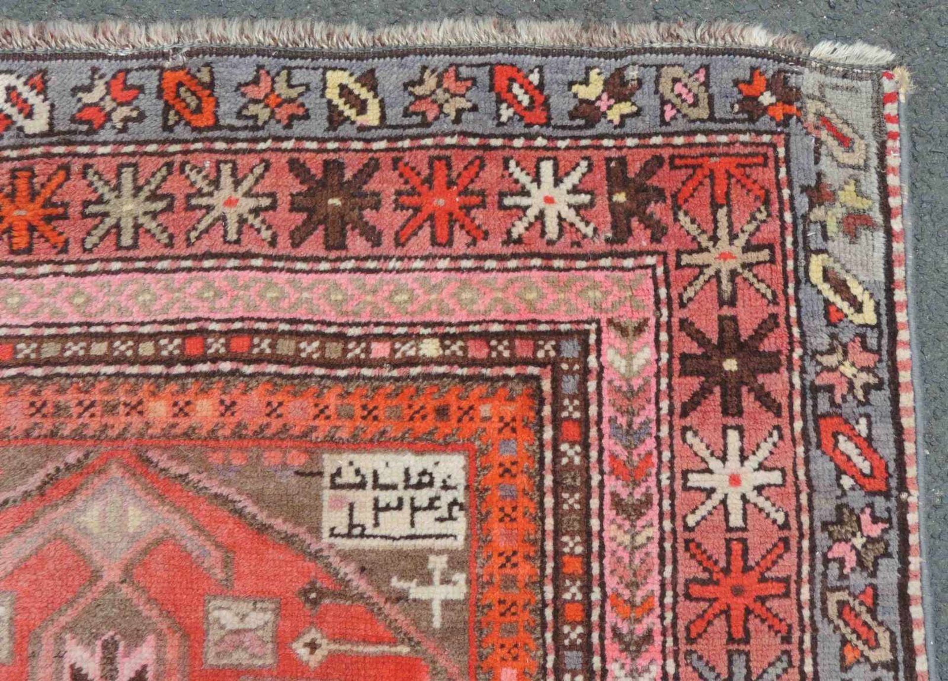 Karabagh Kaukasus Dorfteppich, alt, datiert 1349 (1921). 275 cm x 105 cm. Handgeknüpft. Wolle auf - Bild 5 aus 6