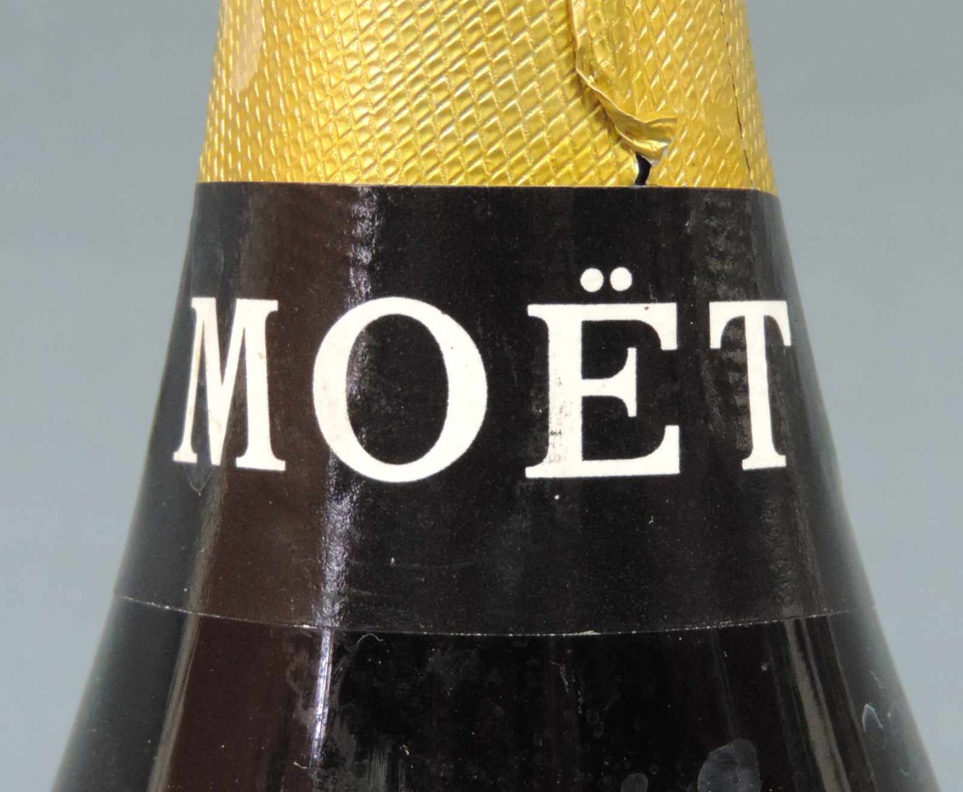 1964 Moet & Chandon Champagne Brut Imperial. Eine ganze Flasche Campangner Frankreich weiß. - Image 6 of 6