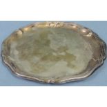 Tablett. 830 Silber, Halbmond und Krone. 346 Gramm. Durchmesser circa 27,5 cm. Tray. 830 silver. 346