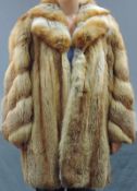 Fuchspelzmantel. Fox fur coat.