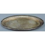 Ovales Tablett. 800 Silber, Halbmond und Krone. 190 Gramm. Länge 25 cm. Tray silver 800. 190