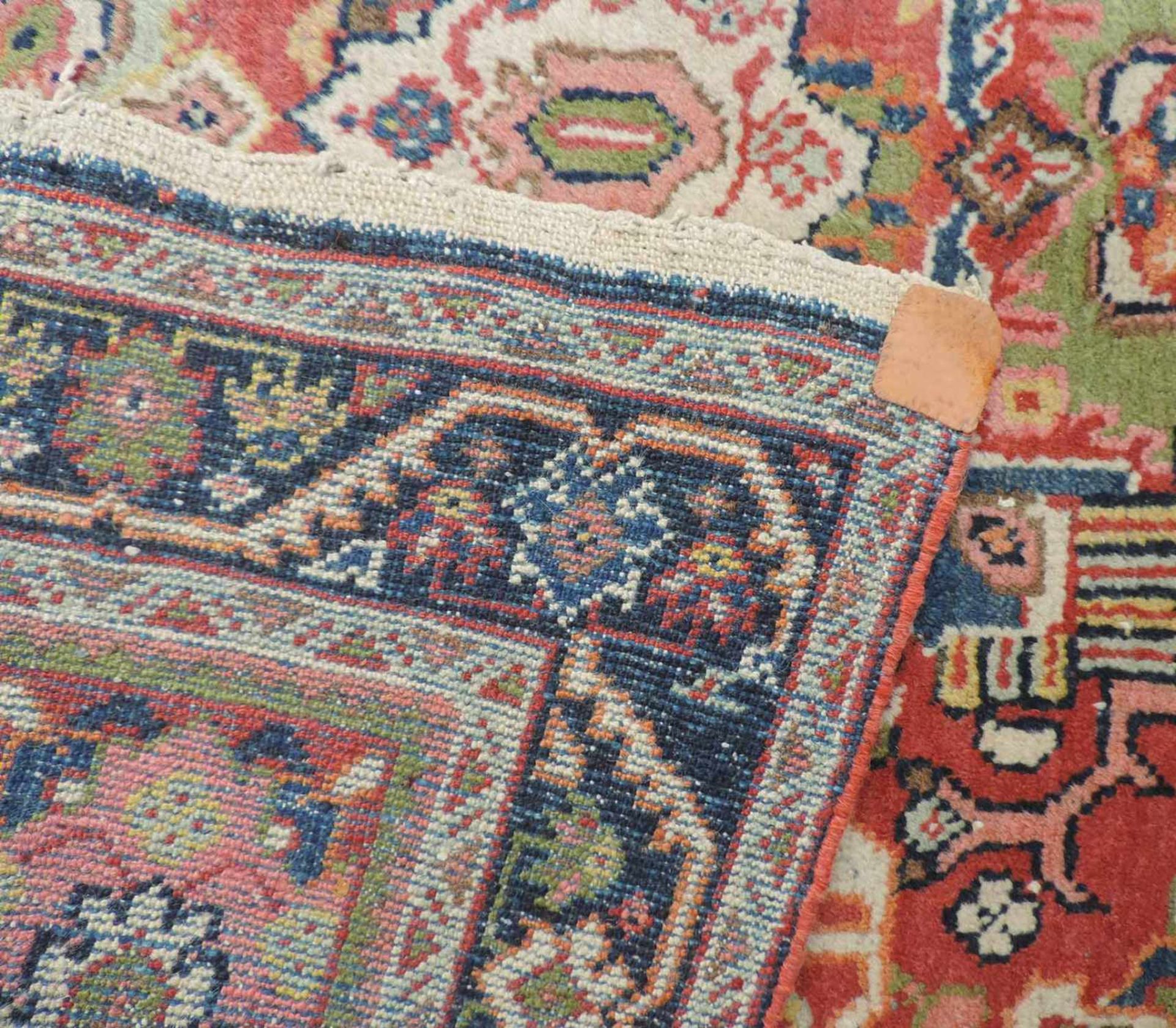 Mahal Teppich. Iran, alt, um 1930. 199 cm x 136 cm. Handgeknüpft. Wolle auf Baumwolle. Mahal rug. - Bild 4 aus 5