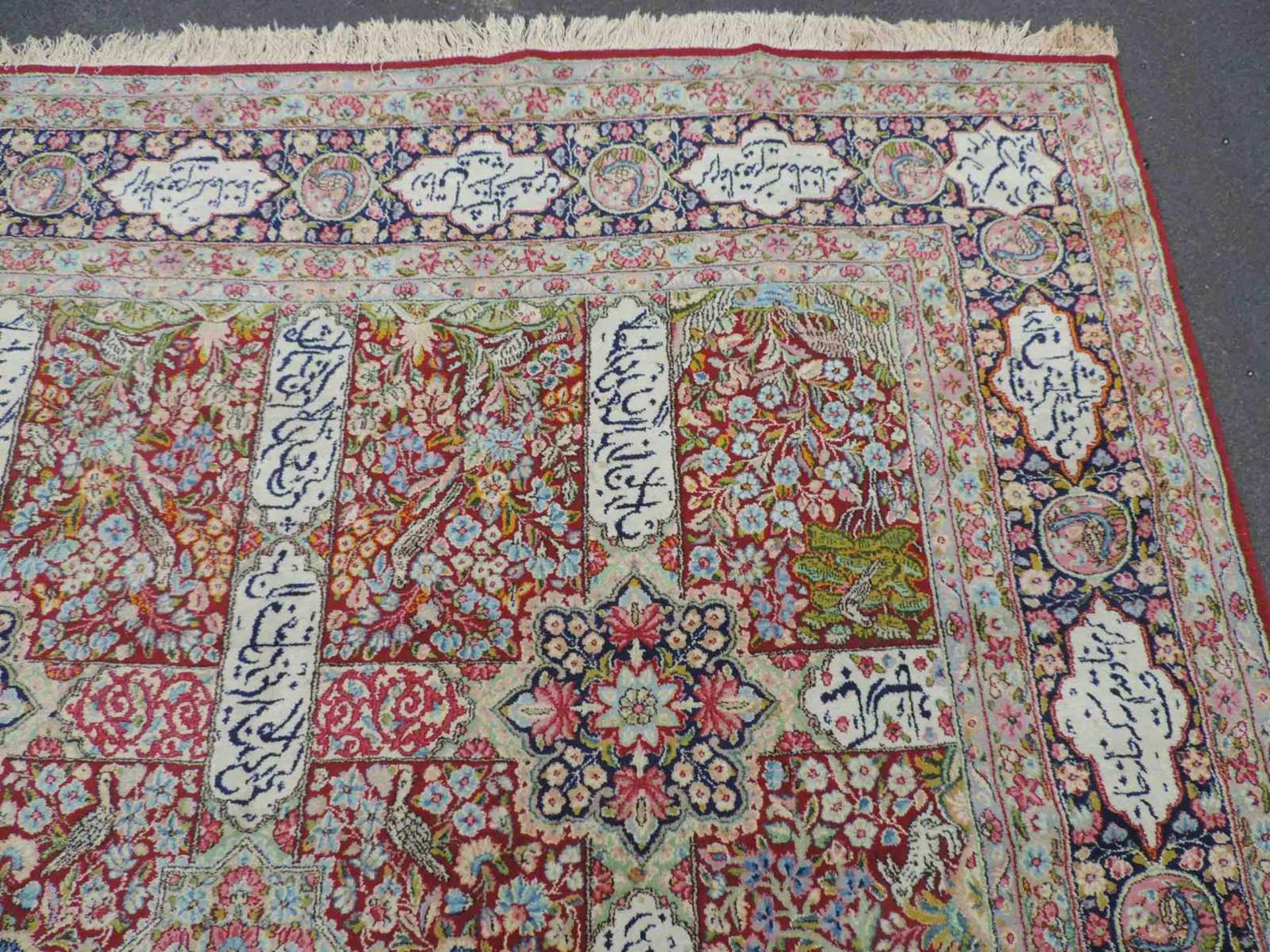 Kirman Garten - Teppich. Iran. Feine Knüpfung. Datiert 1390 (1972). 342 cm x 248 cm. Handgeknüpft. - Bild 5 aus 8