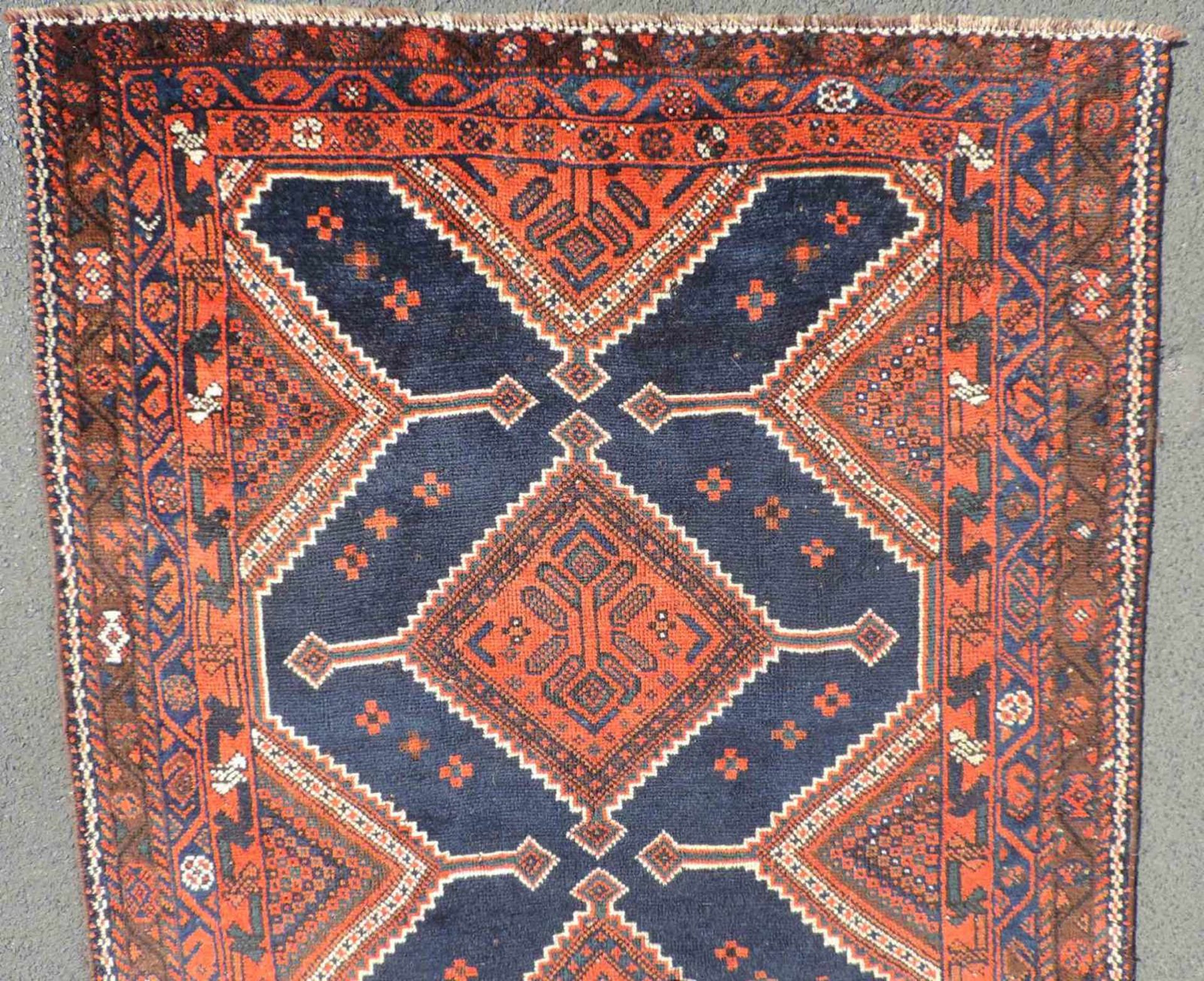 Lure Stammessteppich Iran, alt, um 1930. 339 cm x 115 cm. Handgeknüpft. Wolle auf Wolle. Lure tribal - Bild 5 aus 6