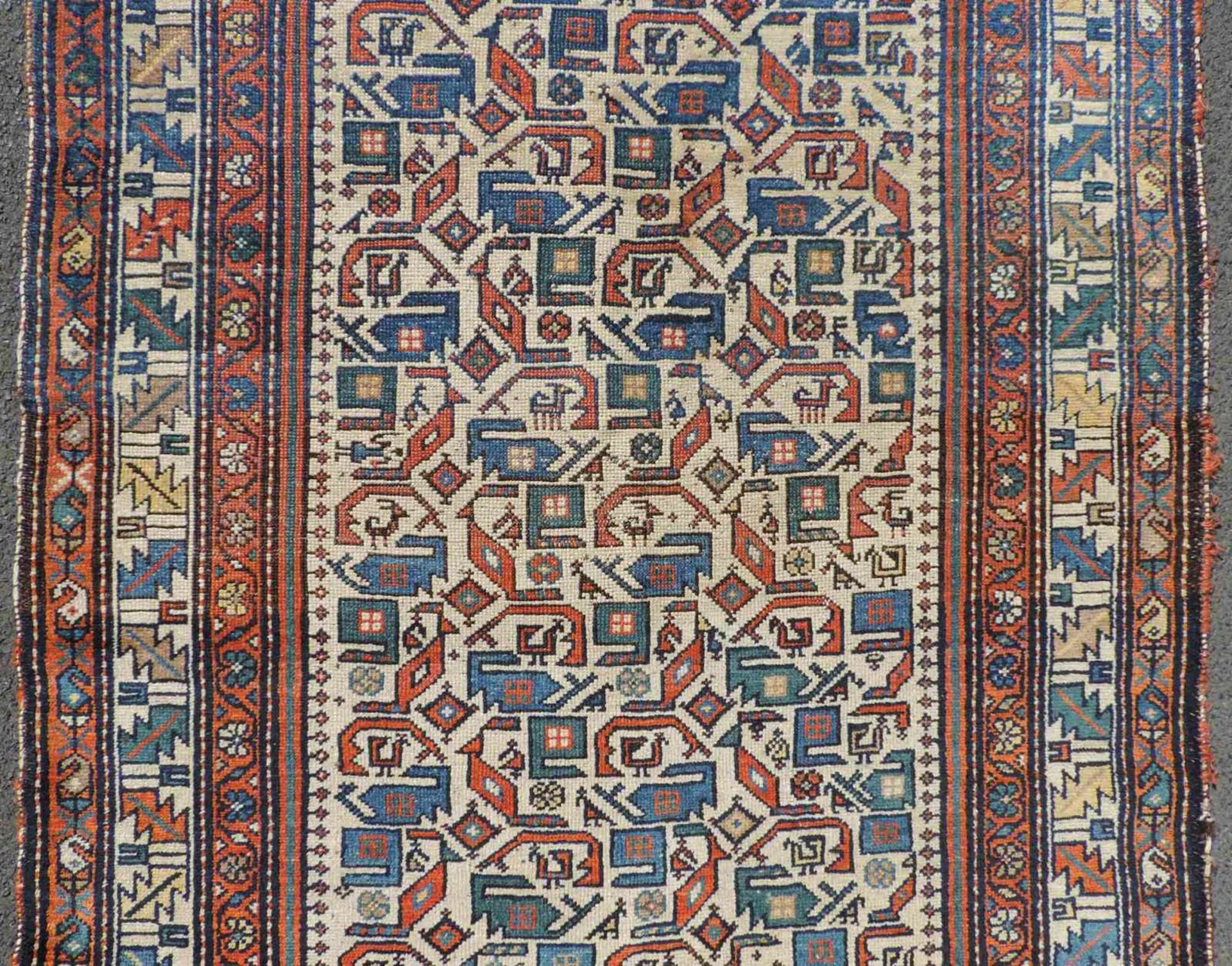 Hamadan Dorfteppich. Iran. Alt, um 1930. 212 cm x 116 cm. Handgeknüpft. Wolle auf Baumwolle. Hamadan - Bild 3 aus 6