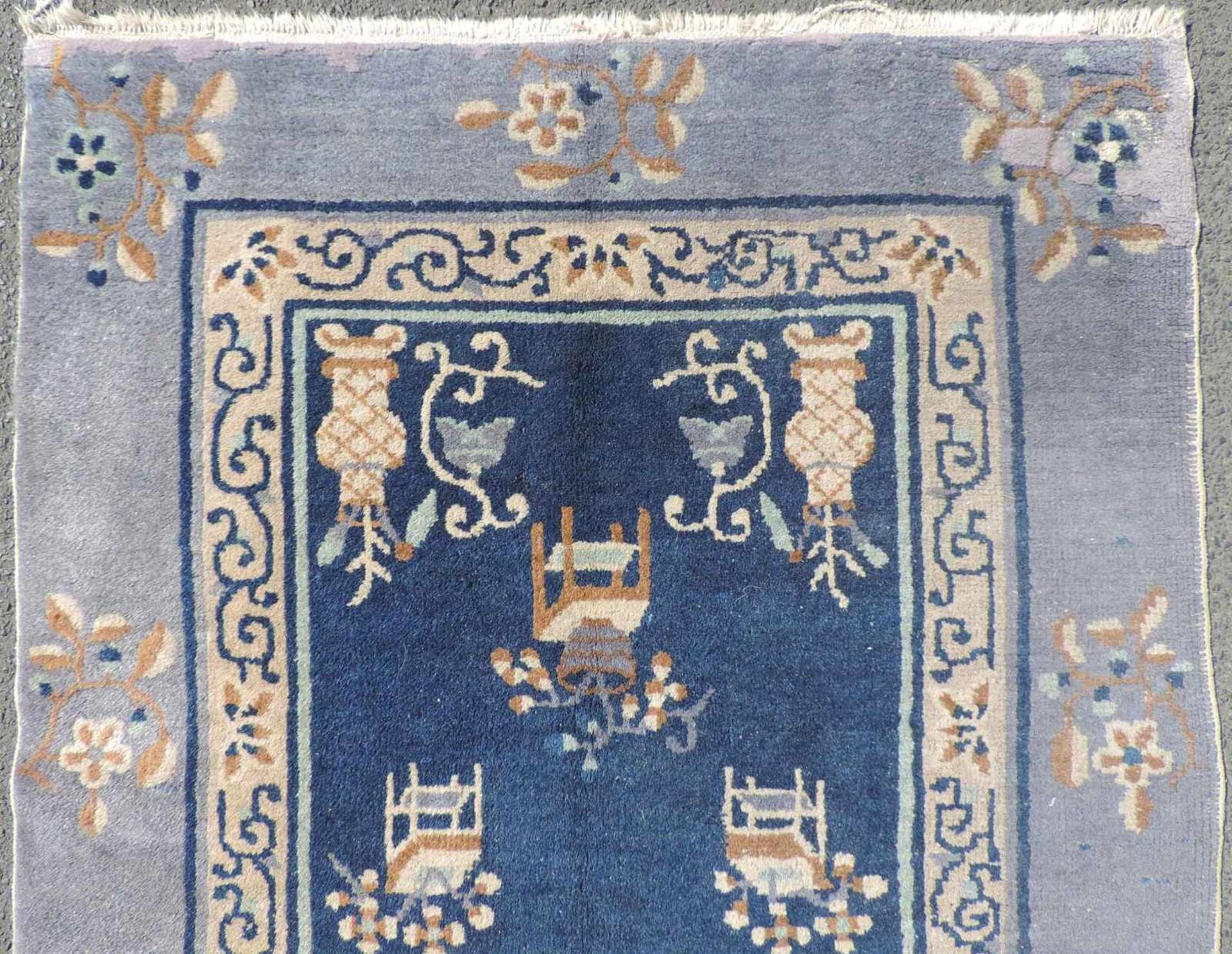 Pau Tou Teppich China, antik, Ende 19. Jahrhundert. 180 cm x 93 cm. Handgeknüpft. Wolle auf - Bild 4 aus 7